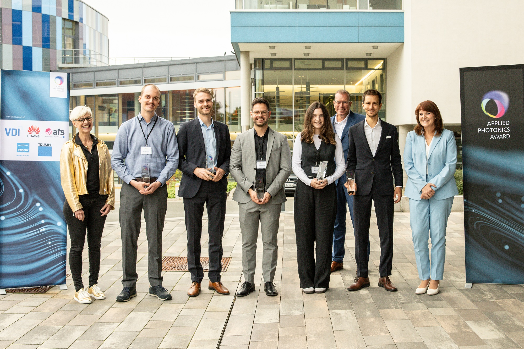 Gruppenfoto mit den Preistragenden des Applied Photonics Award 2023